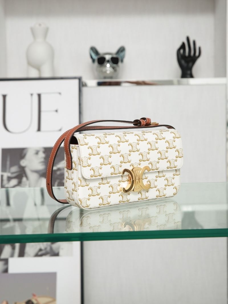 Ce1i*e triomphe bags